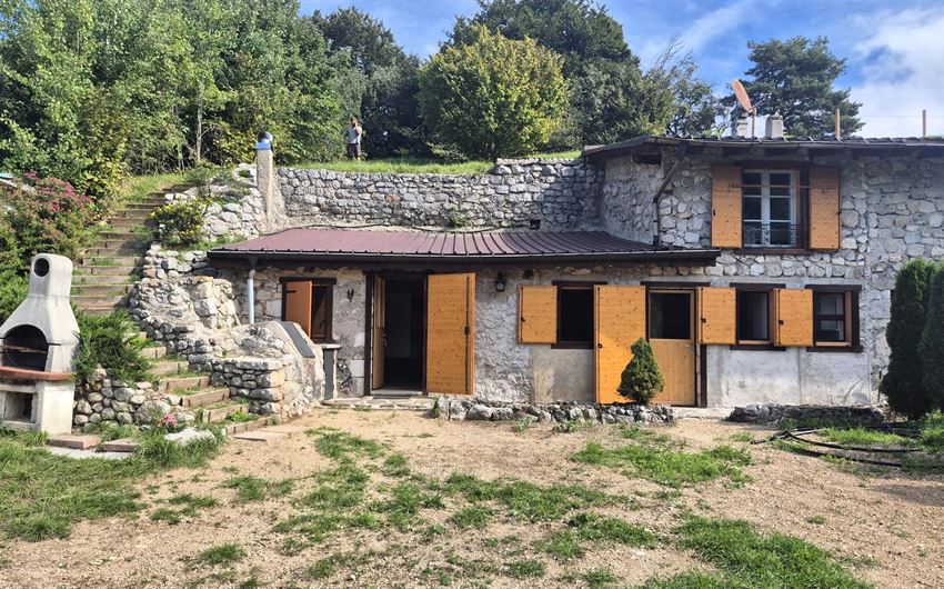 NAGO-TORBOLE (TN) Rustico a 1.300mt sul Monte Baldo.